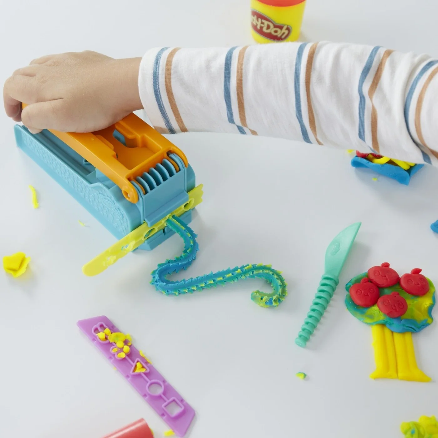 F8805 PLAY DOH FUN FACTORY STARTER SET
