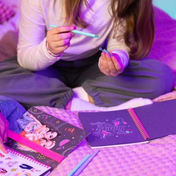 DP0413217 TOP MODEL BOJANKA SA FLOMASTERIMA NEON DOODLE 