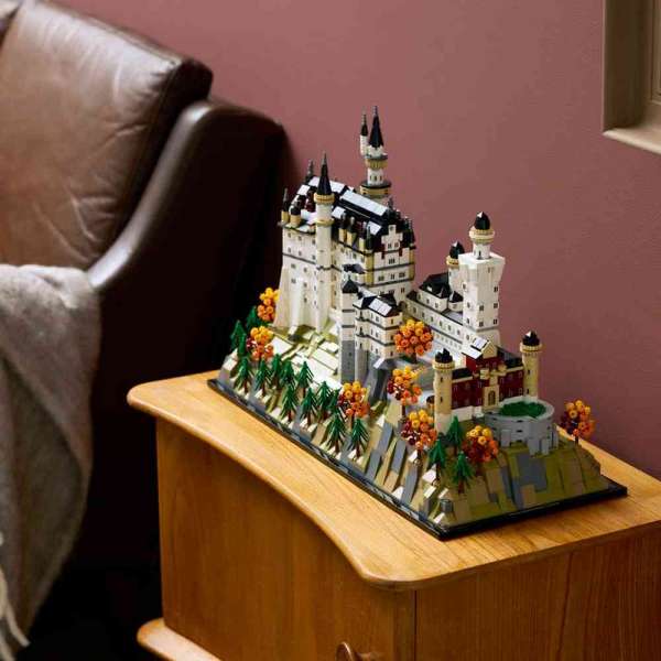 LEGO ARCHITECTURE NEUSCHWANSTEIN CASTLE