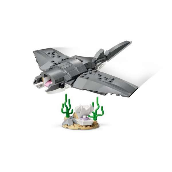 LEGO CREATOR FIERCE SHARK WITH A TREASURE 