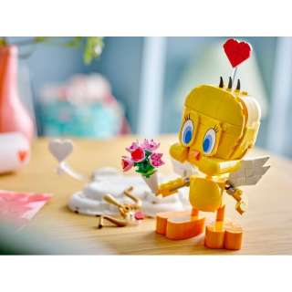 LEGO LOONEY TUNES SWEETHEART TWEETY BIRD 