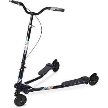 FIGURA ODD CON PATINETE 