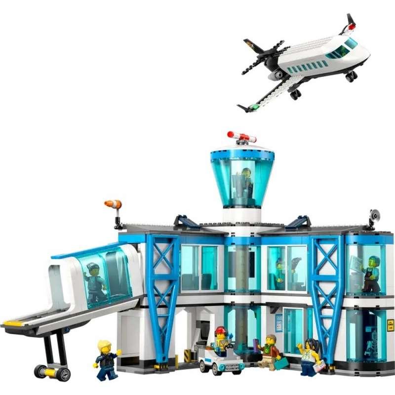 LEGO CITY AIRPORT WITH AIRPLANE 