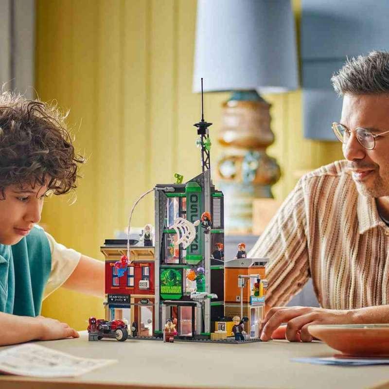 LEGO SUPER HEROES SPIDERMAN VS OSCORP 