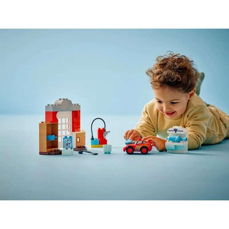 LEGO DUPLO DISNEY TM MCQUEENS VISIT TO DOCS GARAGE 