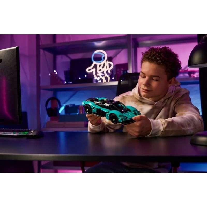 LEGO TECHNIC ASTON MARTIN VALKYRIE 