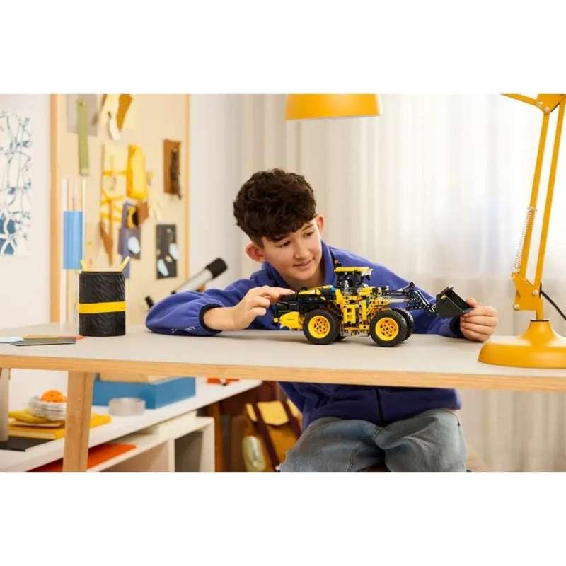 LEGO TECHNIC VOLVO L120 ELECTRIC WHEEL LOADER 