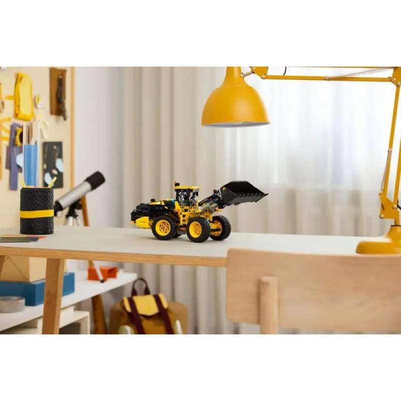 LEGO TECHNIC VOLVO L120 ELECTRIC WHEEL LOADER 