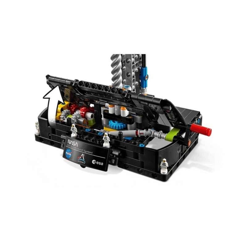 LEGO TECHNIC NASA ARTEMIS SPACE LAUNCH SYSTEM 