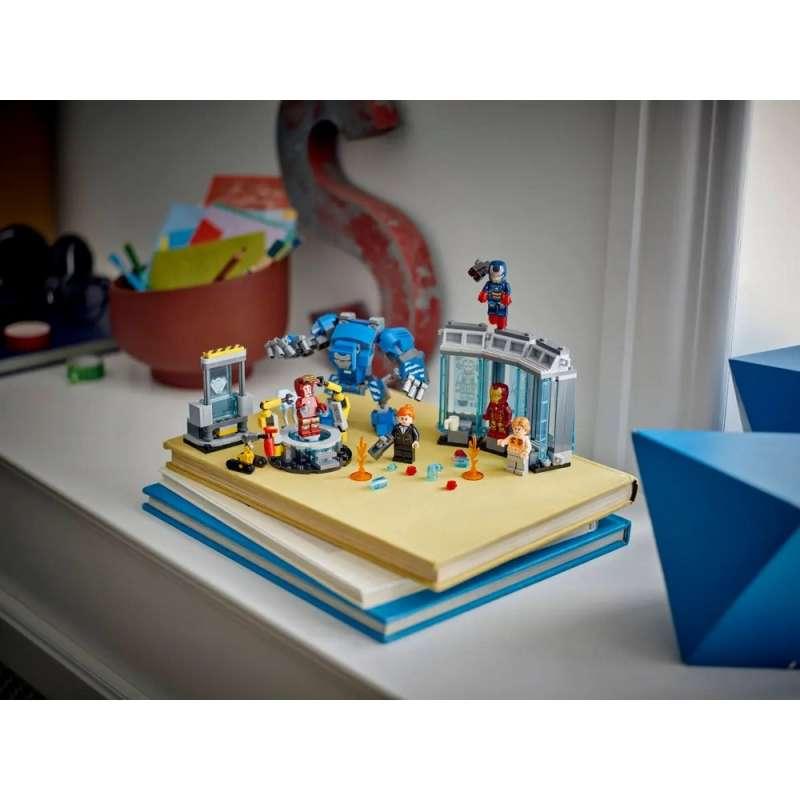 LEGO Iron Man's Laboratory: Hall.. 