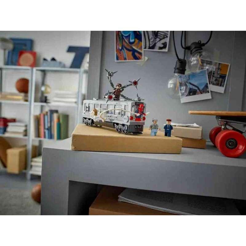 LEGO SUPER HEROES SPIDERMAN VS DOC OCK SUBWA 