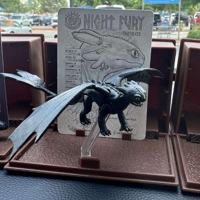 SN6072554 ZMAJ TOOTHLESS FIGURA ASST 